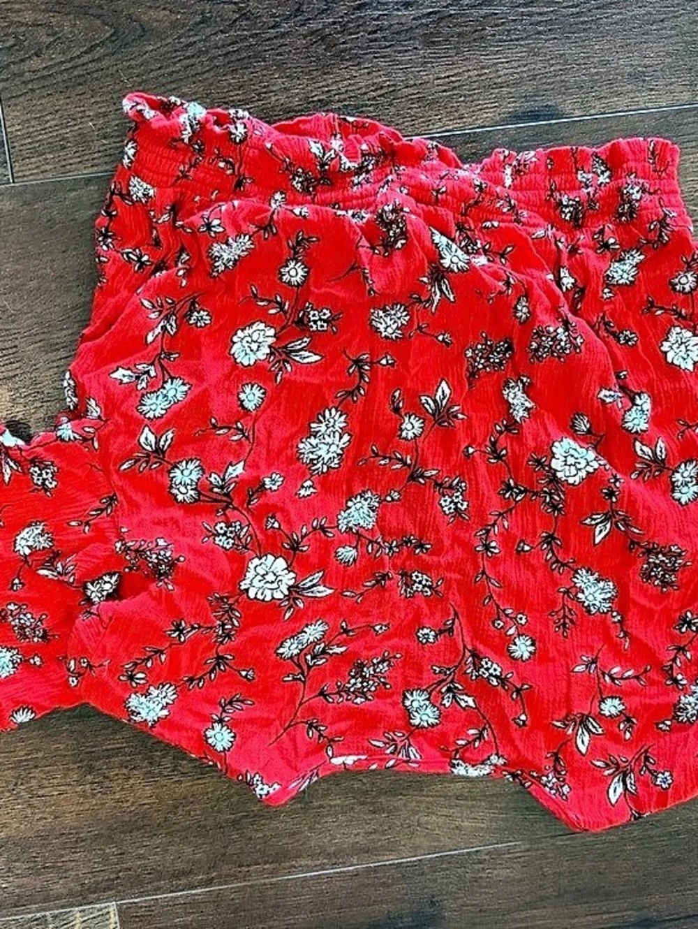 Women’s Red White Floral Short Sleeve v-neck Crop Top Ruffles Small